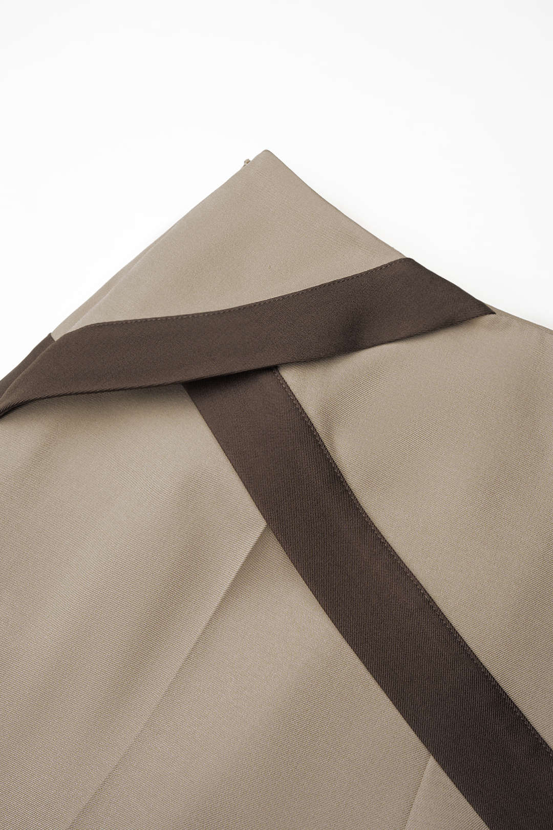 Contrast Trim Asymmetrical Pants