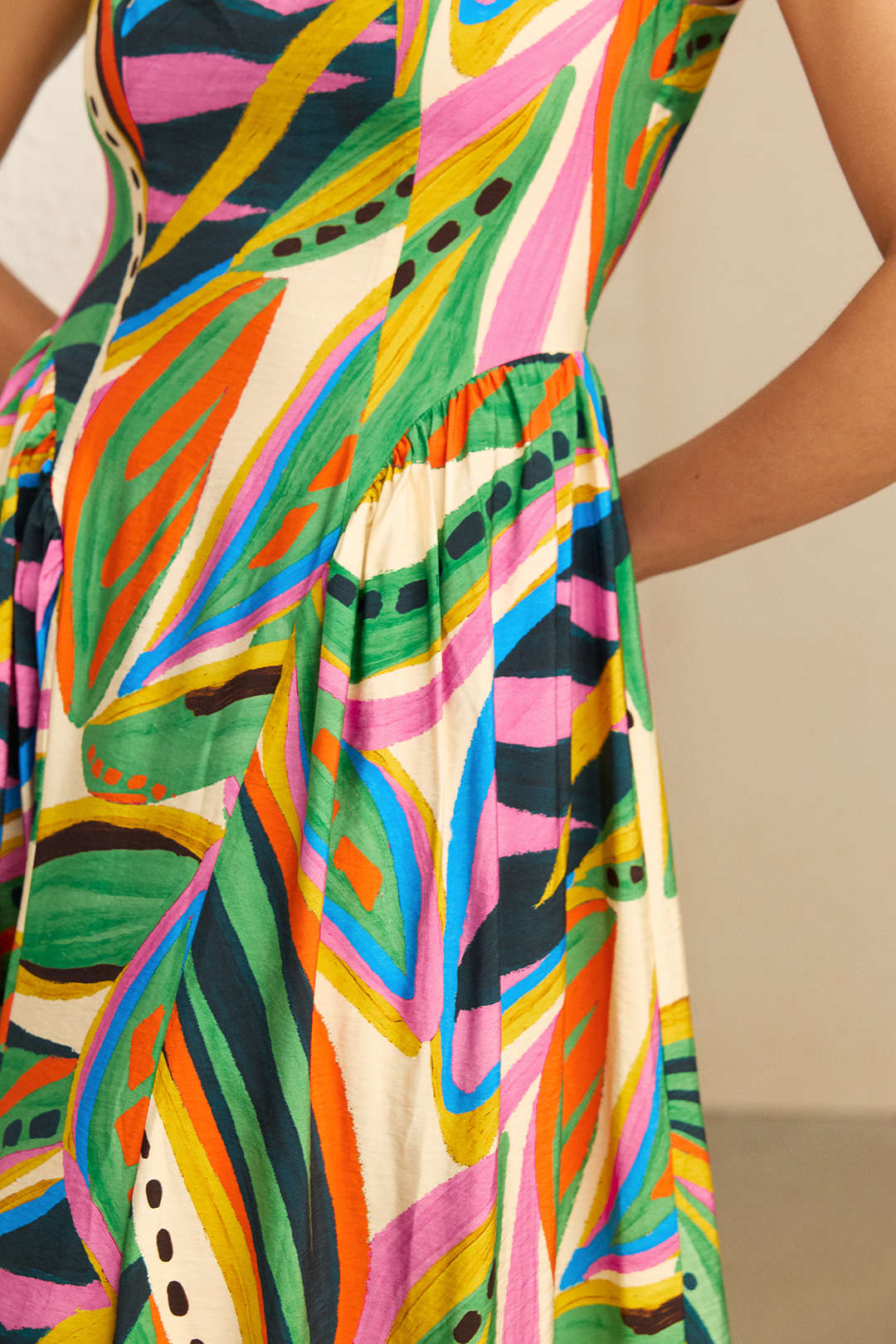 Abstract Print Ruched Sleeveless Maxi Dress