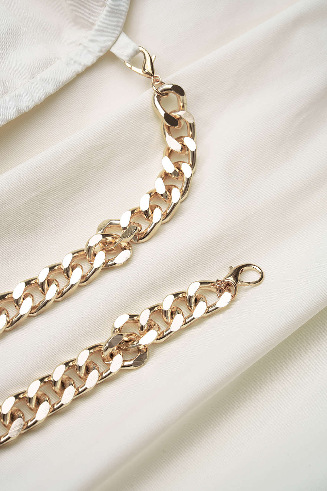 Contrast Knotted Metallic Chain Cami Top And Ruched Skirt Set