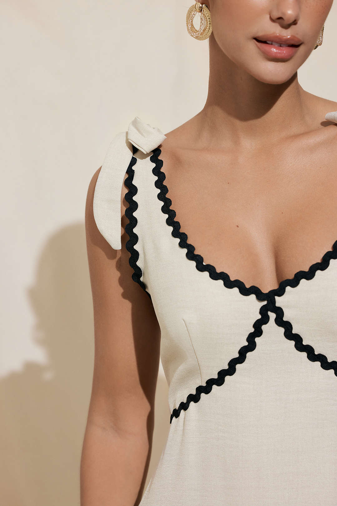 Contrast Binding Tie-Up Backless Sleeveless Midi Dress
